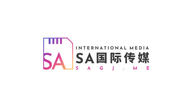 包臀美女不穿内裤逛街,被大哥伸进包臀群里摸逼
